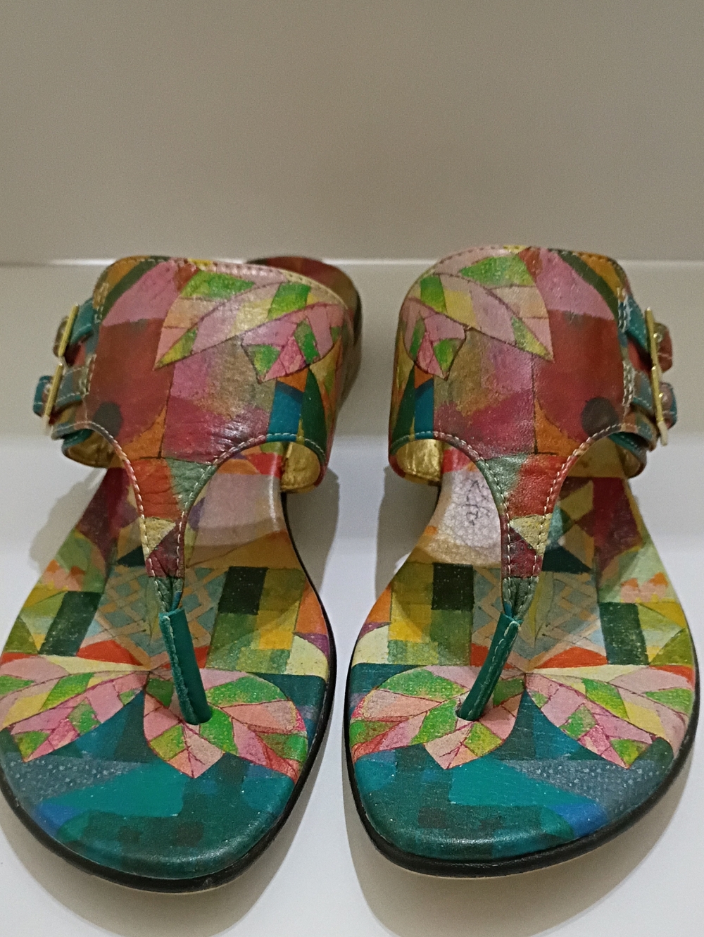 Icon Wearable Art Colorful Geometric Print Leather Thong Sandals Size 10